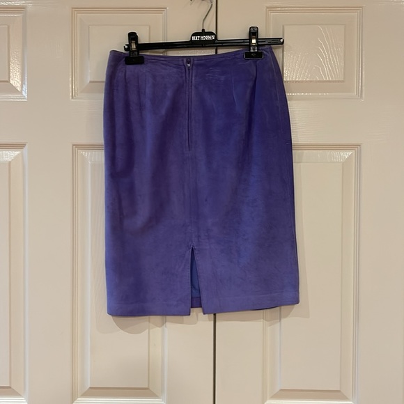 Danier Suede Leather Jacket and Pencil Skirt in Lilac - Picture 5 of 7
